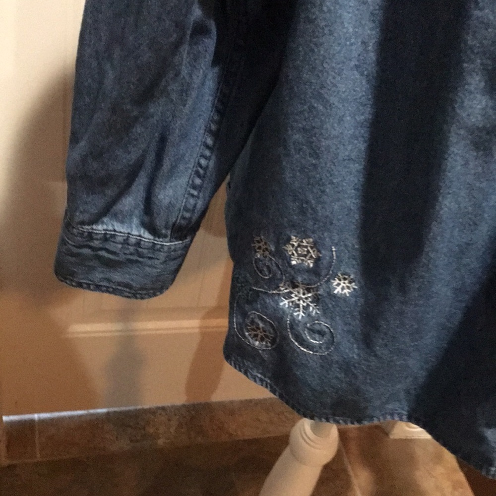 Basic Addition blue Jean button down. Size large - Picture 6 of 9